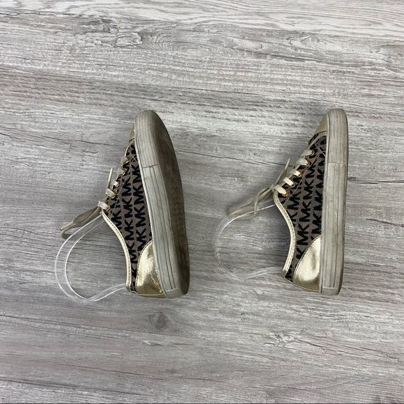 Michael Kors Kid’s Gold Logo Sneaker - Picture 4 of 9